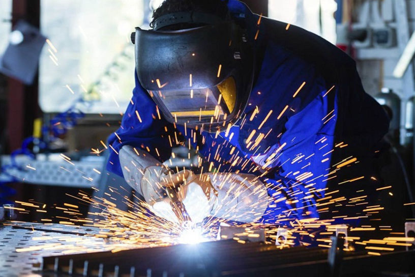 Worker-Welding.webp